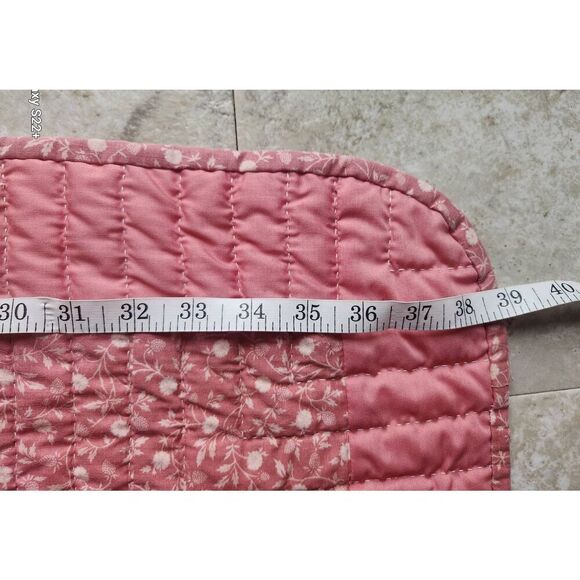 Decorative handmade quilted wall hanging or table cover peachy pink floral - Picture 5 of 7